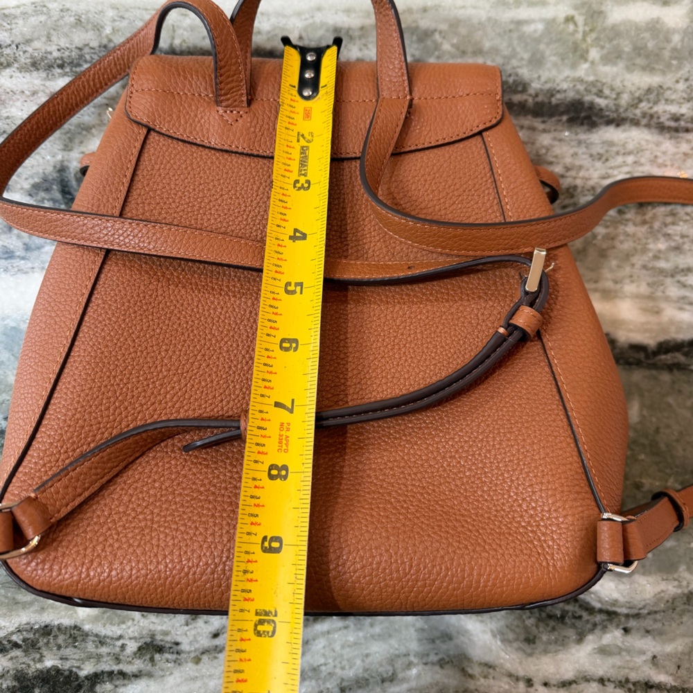 Kate Spade Leila Medium Flap Leather Backpack
NWOT - Picture 10 of 11